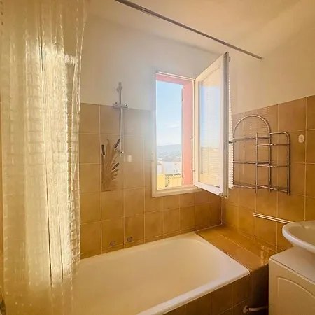 T2 Guaita Mare Rousse Апартаменты